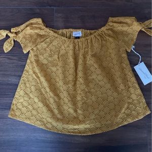 NWT Eyelet Peasant Boho top